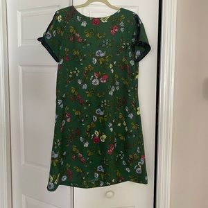EUC Ann Taylor size 8 shift dress.